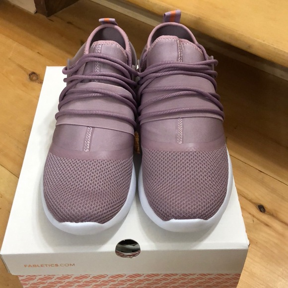 Fabletics Women’s Pismo II Blush Shoes! NWT! - Picture 2 of 7